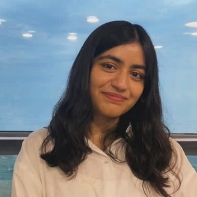 Portrait of Itba Malahat, a machine learning engineer and trustworthy AI researcher from Pakistan.